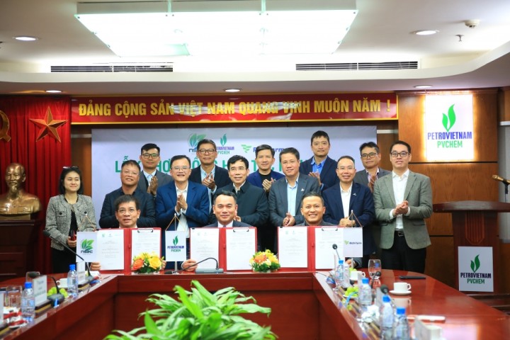 PVChem ký hợp đồng hợp tác kinh doanh dự án Nhà máy Tái chế nhựa PET - Tiên phong trong lĩnh vực tái chế của Petrovietnam 