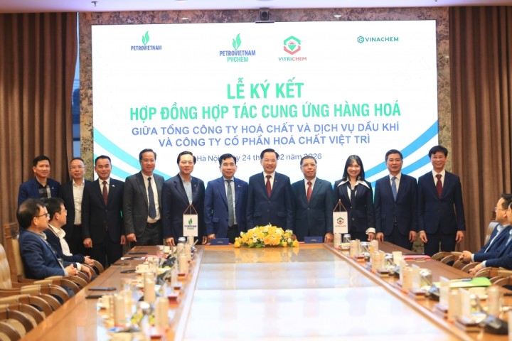 PVChem và Vitrichem ký hợp đồng cung ứng Xút lỏng cho Nhà máy Lọc hóa dầu Nghi Sơn cụ thể hóa Thỏa thuận hợp tác toàn diện giữa Petrovietnam và Vinachem 