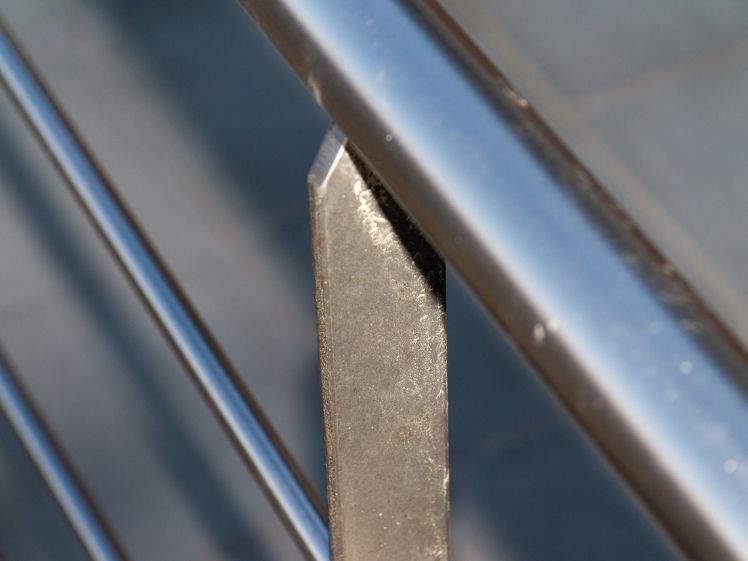 inox-it-bi-bien-doi-mau